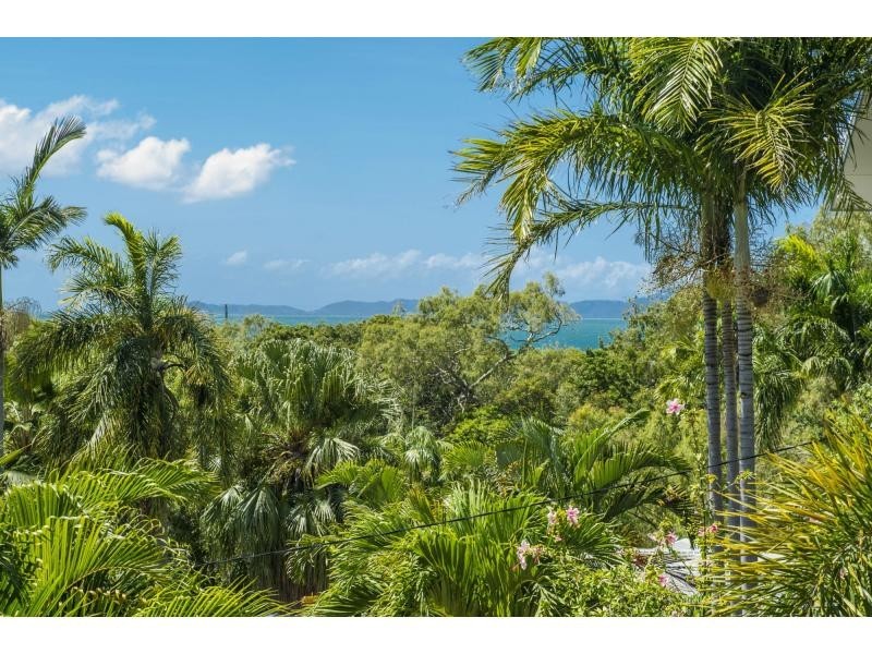 4 Opalia Court, Nelly Bay QLD 4819