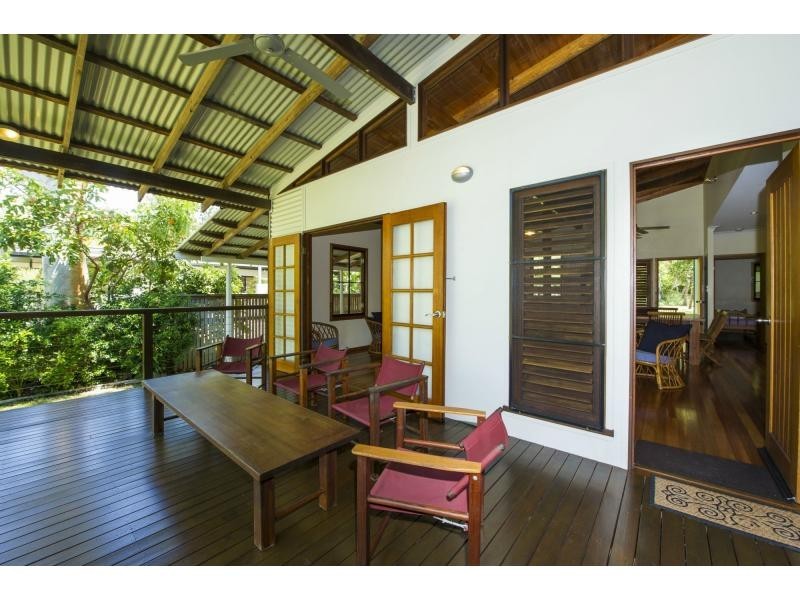 16 Bottiger Street, Nelly Bay, Magnetic Island QLD 4819