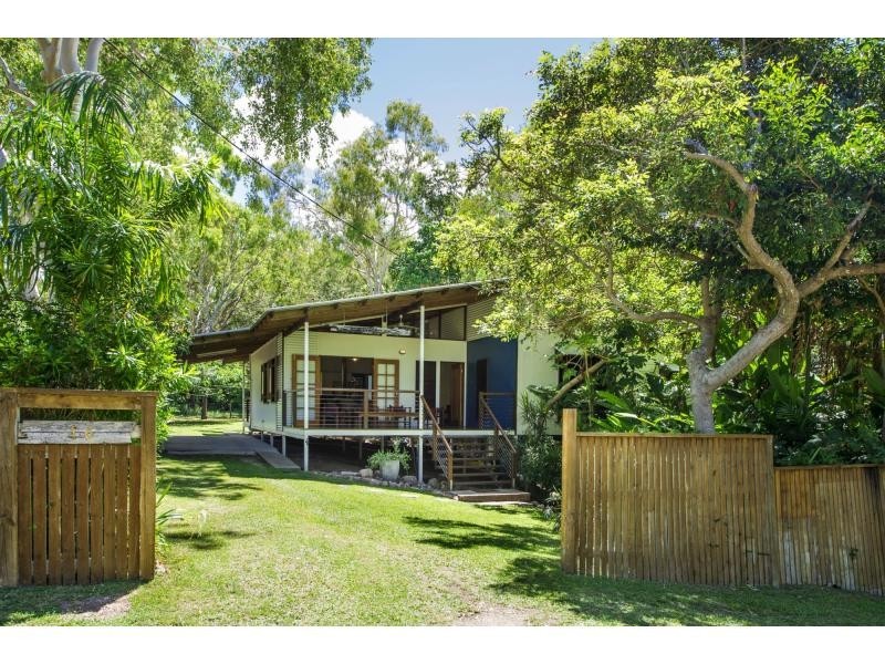 16 Bottiger Street, Nelly Bay, Magnetic Island QLD 4819