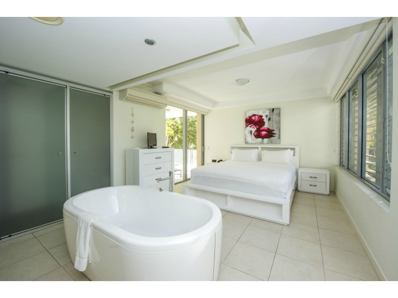 816/123 Sooning St (Blue On Blue), Nelly Bay QLD 4819