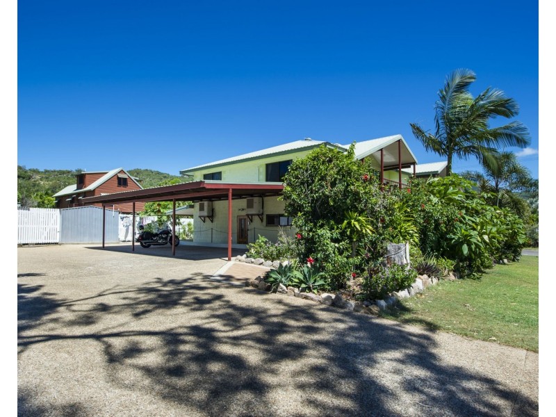 90 Horseshoe Bay Road, Horseshoe Bay QLD 4819