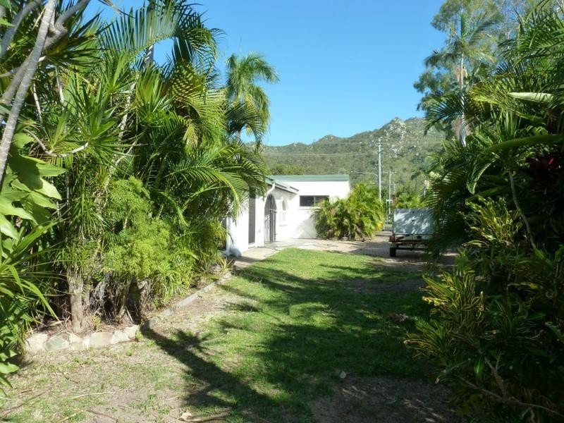 41 Sooning Street, Nelly Bay, Magnetic Island QLD 4819