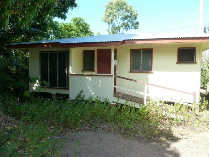 18 Barbarra Street, Picnic Bay, Magnetic Island QLD 4819