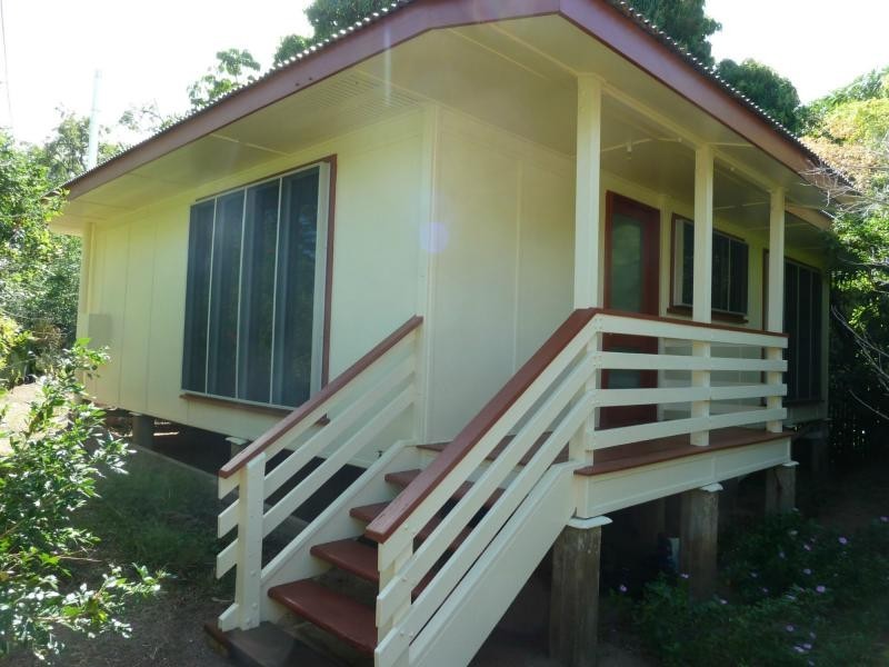 18 Barbarra Street, Picnic Bay, Magnetic Island QLD 4819