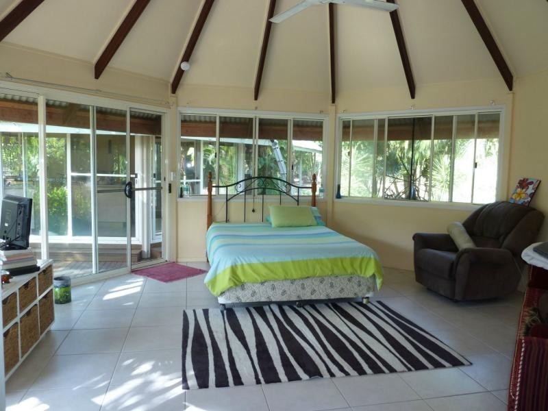 27 Sunglow Avenue, West Point, Magnetic Island QLD 4819