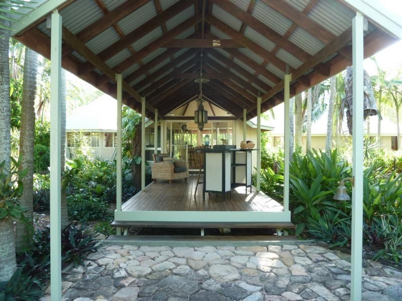 27 Sunglow Avenue, West Point, Magnetic Island QLD 4819
