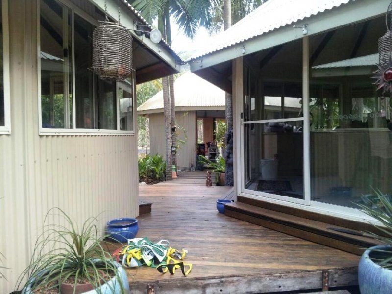 27 Sunglow Avenue, West Point, Magnetic Island QLD 4819