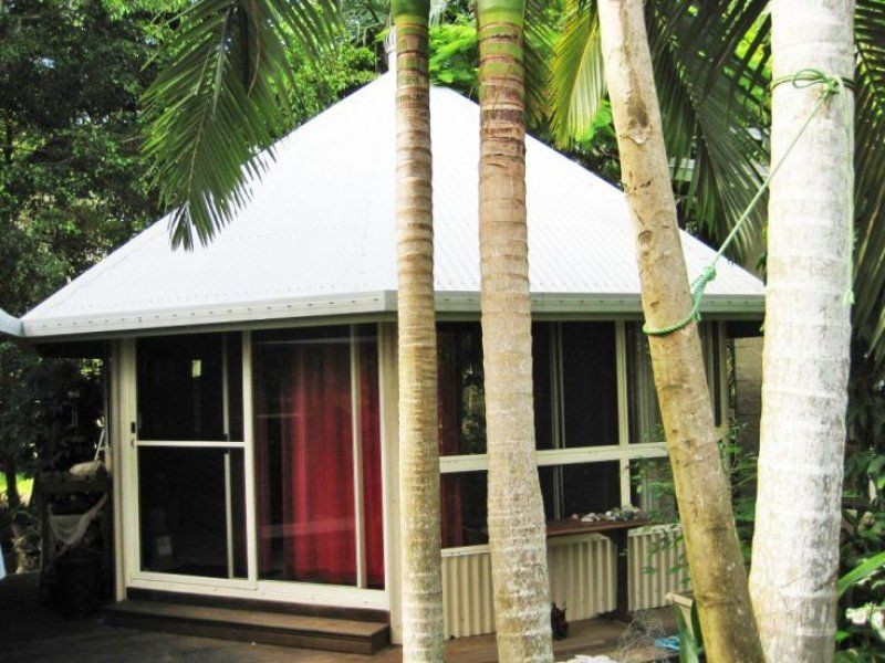27 Sunglow Avenue, West Point, Magnetic Island QLD 4819