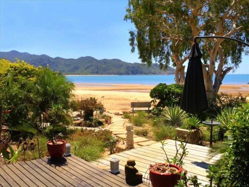 6 Henry Lawson Drive, Horseshoe Bay, Magnetic Island QLD 4819