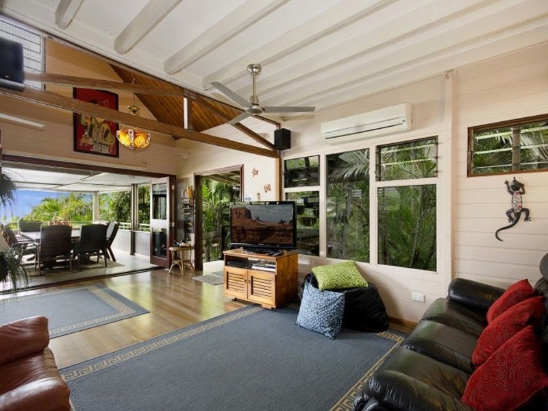 6 Henry Lawson Drive, Horseshoe Bay, Magnetic Island QLD 4819