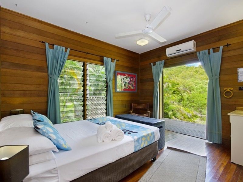 6 Henry Lawson Drive, Horseshoe Bay, Magnetic Island QLD 4819