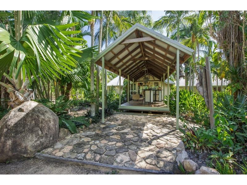 27 Sunglow Avenue, West Point, Magnetic Island QLD 4819
