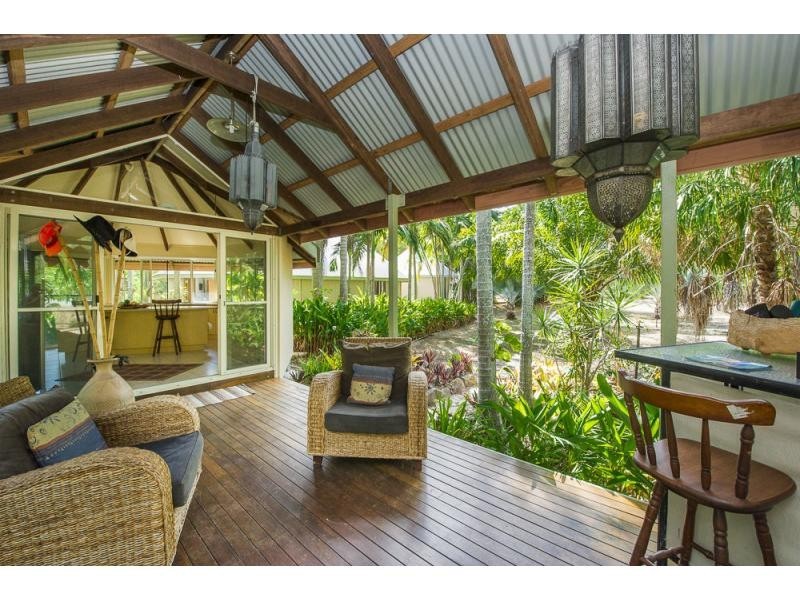 27 Sunglow Avenue, West Point, Magnetic Island QLD 4819