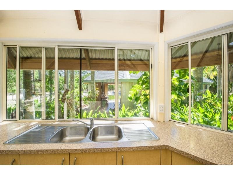 27 Sunglow Avenue, West Point, Magnetic Island QLD 4819
