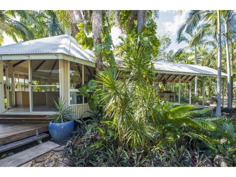 27 Sunglow Avenue, West Point, Magnetic Island QLD 4819