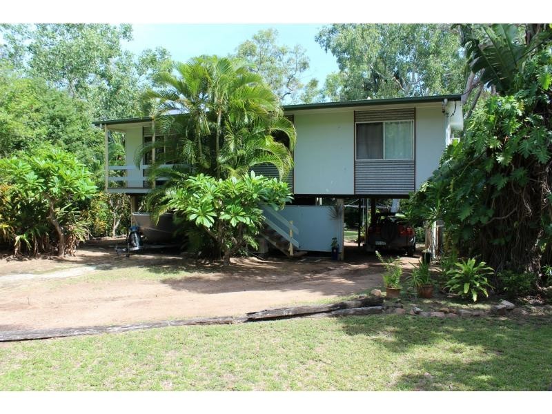 8 Jean Street, Nelly Bay QLD 4819