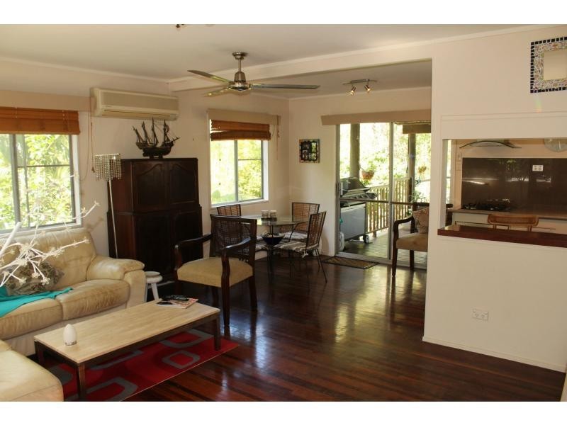 8 Jean Street, Nelly Bay QLD 4819