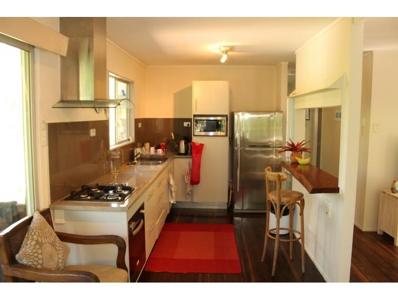 8 Jean Street, Nelly Bay QLD 4819