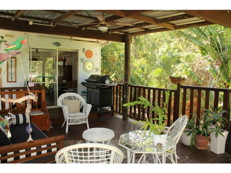 8 Jean Street, Nelly Bay QLD 4819