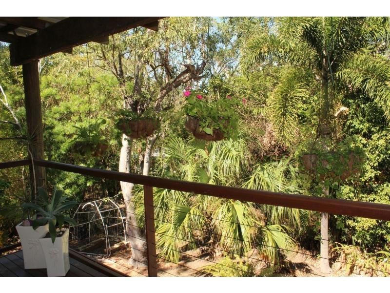 8 Jean Street, Nelly Bay QLD 4819