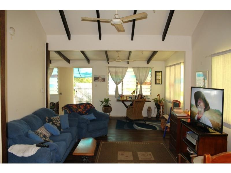 16 Wansfell Street, Picnic Bay, Magnetic Island QLD 4819