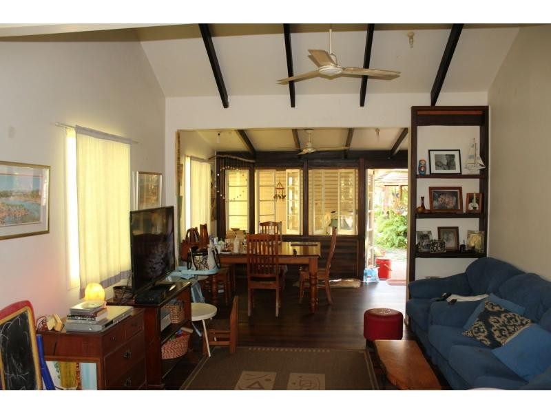 16 Wansfell Street, Picnic Bay, Magnetic Island QLD 4819