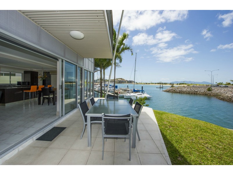 1/13-15 Terrace Place (The Docks), Nelly Bay QLD 4819