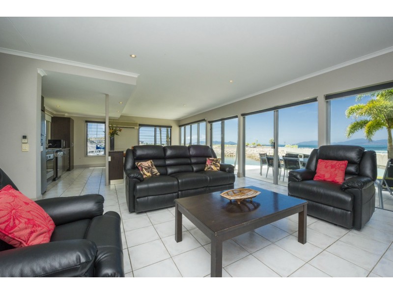 1/13-15 Terrace Place (The Docks), Nelly Bay QLD 4819