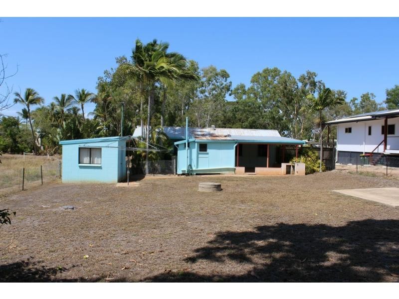 24 Barbarra Street, Picnic Bay, Magnetic Island QLD 4819