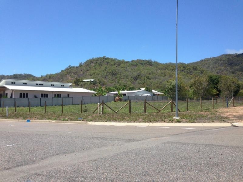 140 Gifford Street, Horseshoe Bay QLD 4819