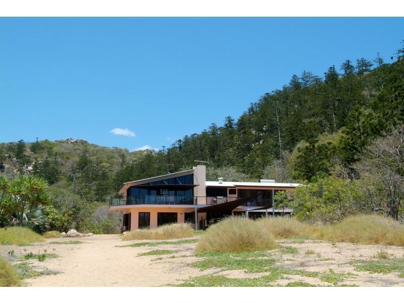 1 Arthur Bay, Magnetic Island QLD 4819
