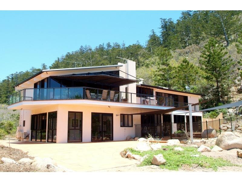 1 Arthur Bay, Magnetic Island QLD 4819
