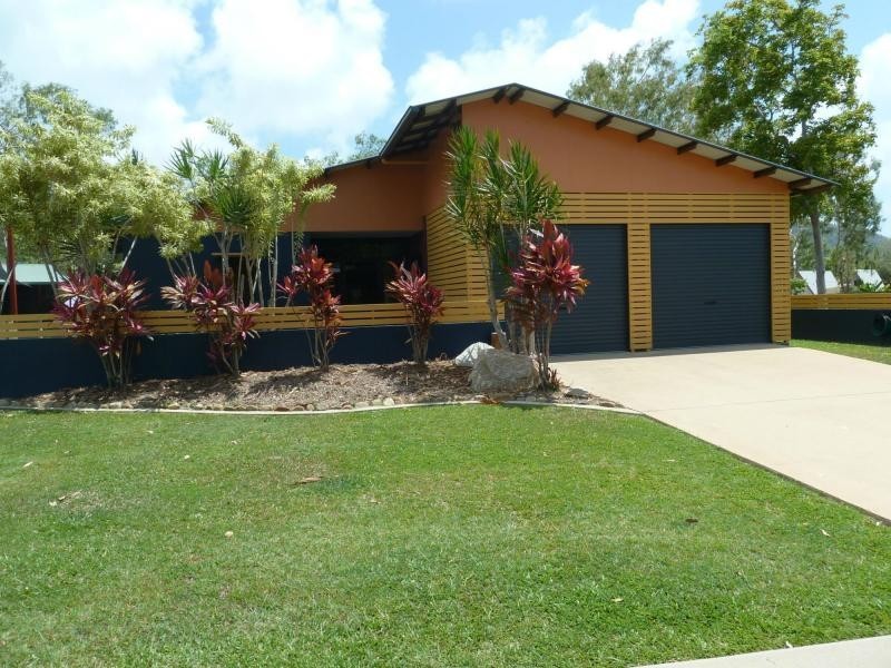 16 Serene Place, Nelly Bay, Magnetic Island QLD 4819