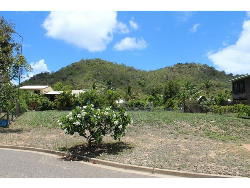 9 Bond Court, Horseshoe Bay, Magnetic Island QLD 4819
