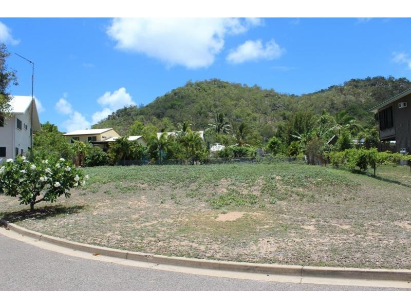 9 Bond Court, Horseshoe Bay, Magnetic Island QLD 4819