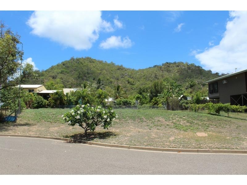 9 Bond Court, Horseshoe Bay, Magnetic Island QLD 4819