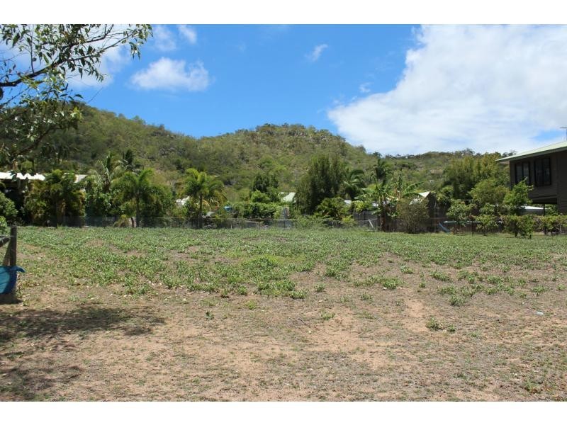 9 Bond Court, Horseshoe Bay, Magnetic Island QLD 4819