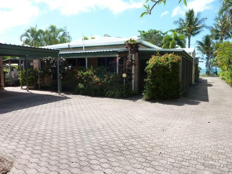 16 Pacific Drive, Horseshoe Bay, Magnetic Island QLD 4819