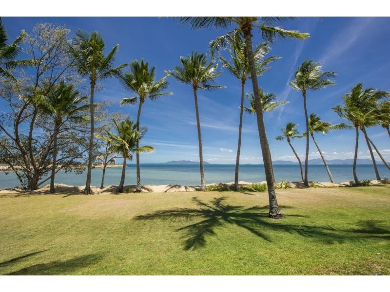 4/9 The Esplanade (Pure Magnetic), Nelly Bay QLD 4819