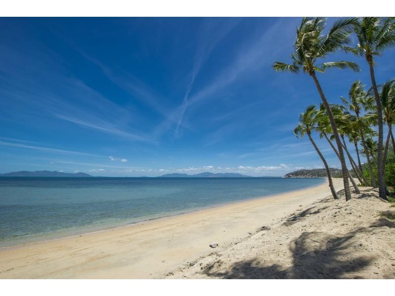 4/9 The Esplanade (Pure Magnetic), Nelly Bay QLD 4819