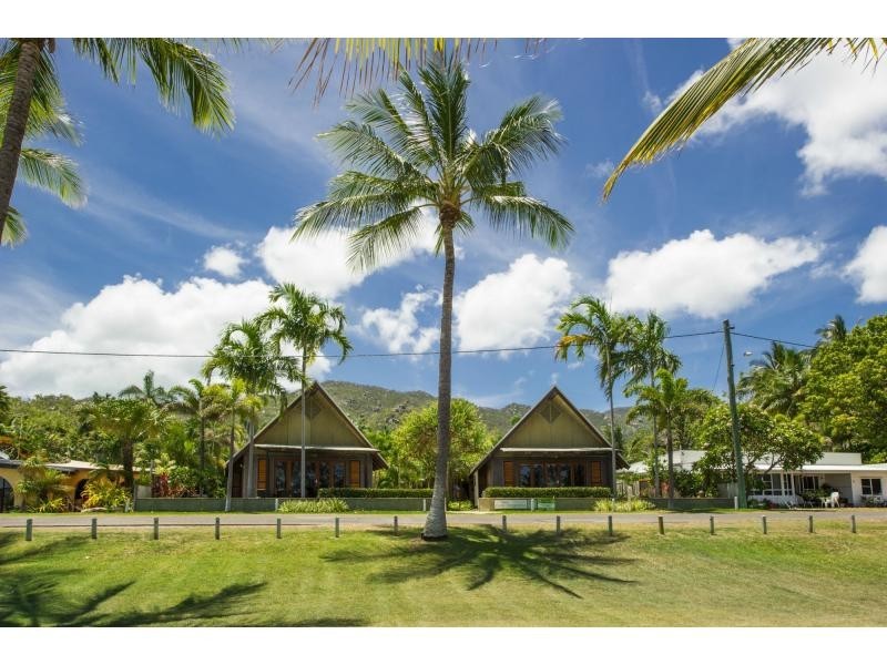 4/9 The Esplanade (Pure Magnetic), Nelly Bay QLD 4819