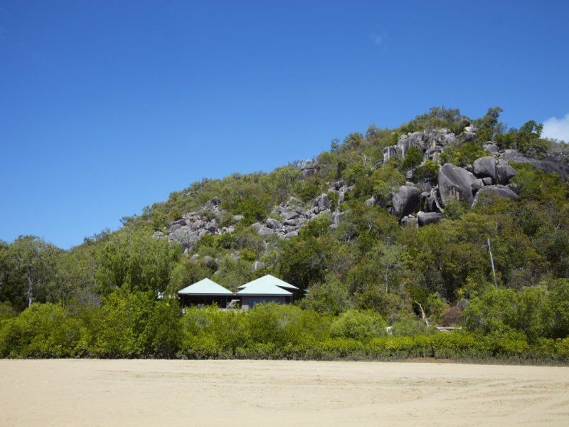 12 Henry Lawson Street, Horseshoe Bay QLD 4819