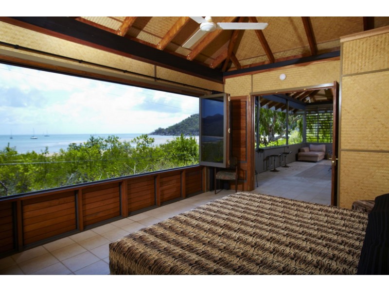 12 Henry Lawson Street, Horseshoe Bay QLD 4819