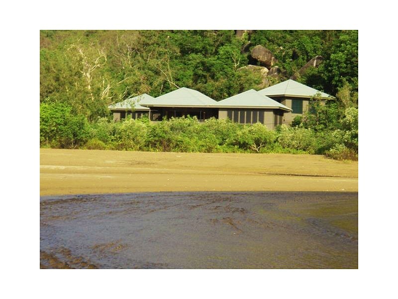 12 Henry Lawson Street, Horseshoe Bay QLD 4819