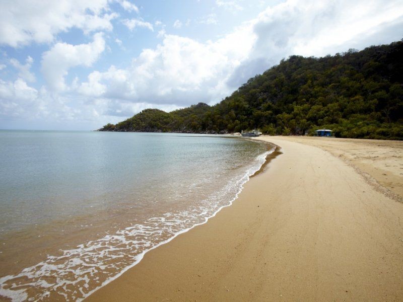 12 Henry Lawson Street, Horseshoe Bay QLD 4819