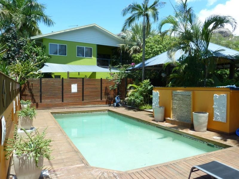 16 Yule Street, Picnic Bay, Magnetic Island QLD 4819