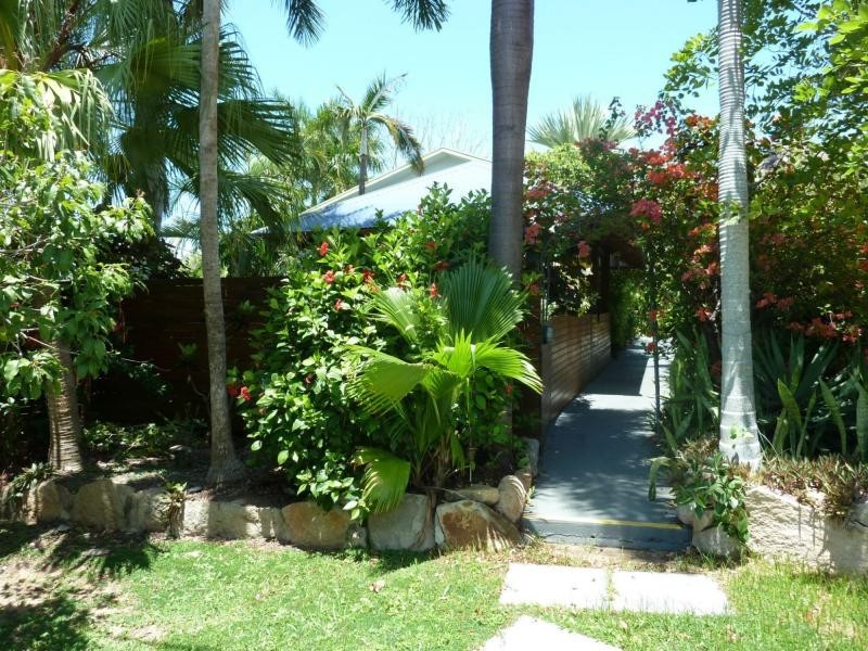 16 Yule Street, Picnic Bay, Magnetic Island QLD 4819