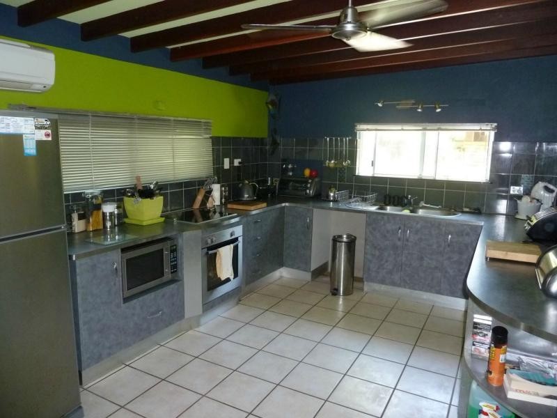 16 Yule Street, Picnic Bay, Magnetic Island QLD 4819