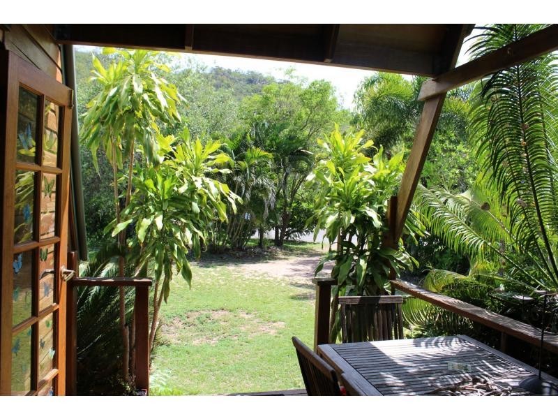 8 Somerset Court, Horseshoe Bay, Magnetic Island QLD 4819
