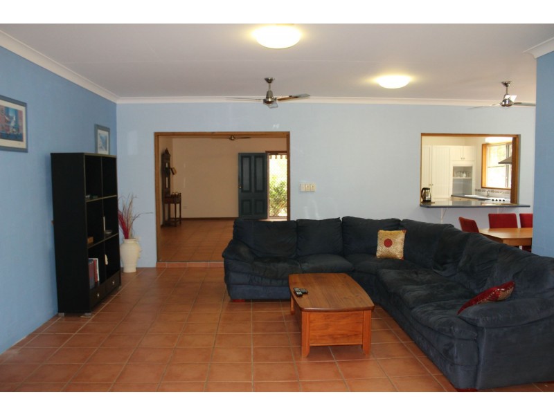 27 Corica Crescent, Horseshoe Bay QLD 4819